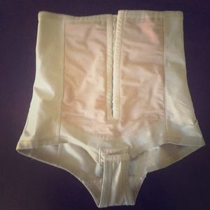 Postpartum abdominal binder